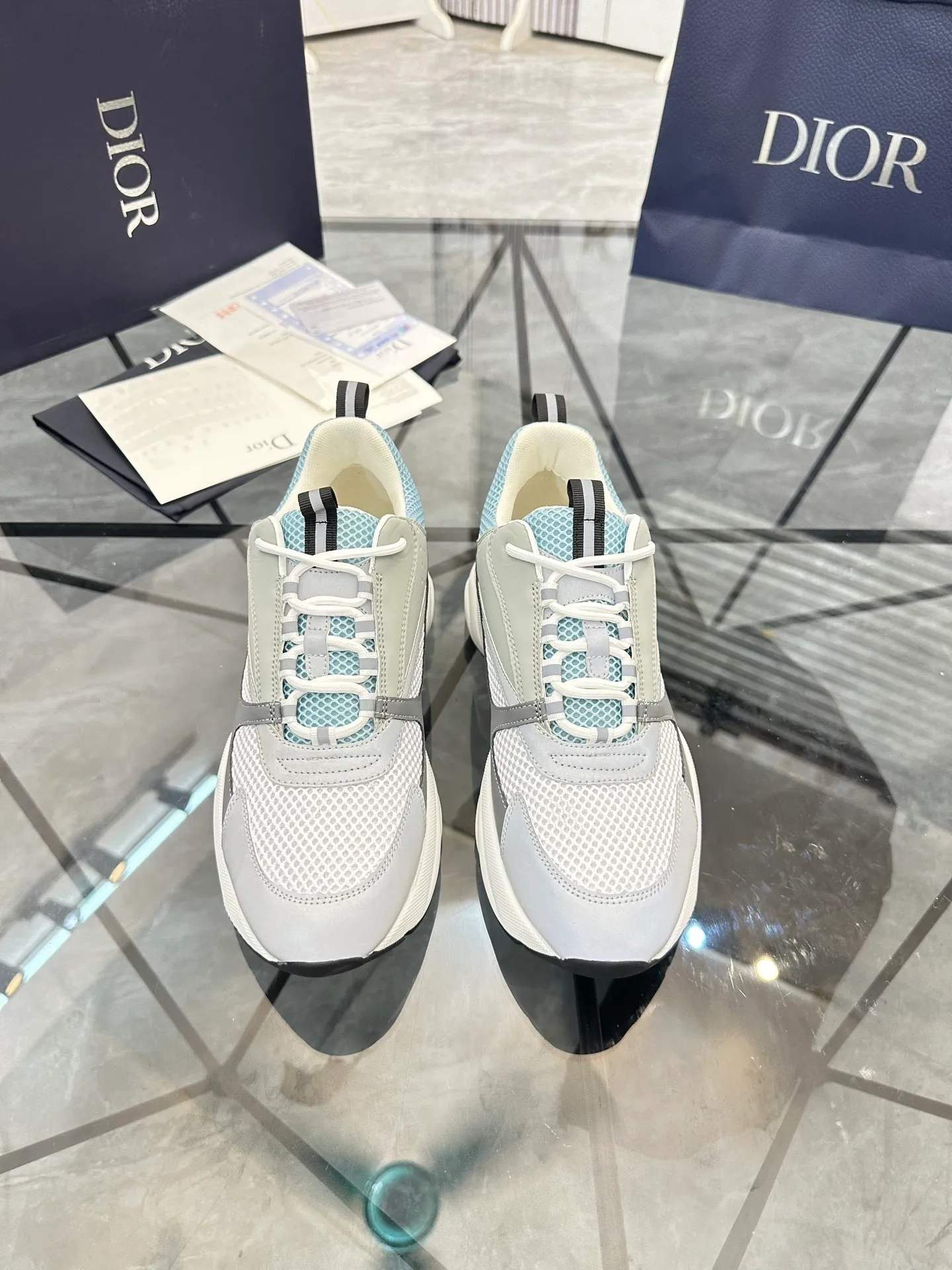Men's shoes: 💰P460¥ Ready in Guangzhou, fully packaged Product trademark: Dior* "Dior*" low-top casual shoes Regular size: 38-46 (can be customized to 47) B22 Product materials: imported cowhide leather upper spliced ​​with original fabric, breathable lining, original outsole. Number: 920